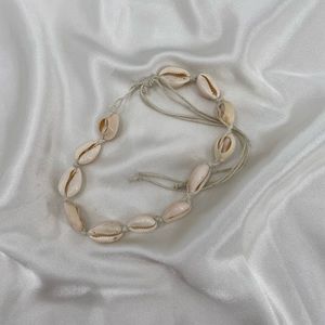 Shell necklace